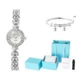 Серебряный корпус, матовый жемчужный циферблат, серебряный ремешок