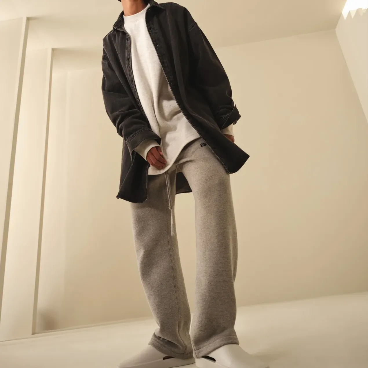Fear Of God Essentials 1977 Series Knitted Sweatpants Men Dark Oat