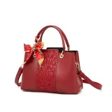 Красный, вышивка